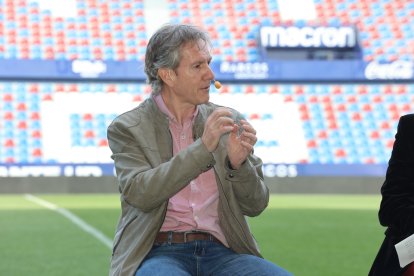 Ribera y Levante UD organizan una jornada sobre deporte y salud mental