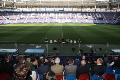 Ribera y Levante UD organizan una jornada sobre deporte y salud mental