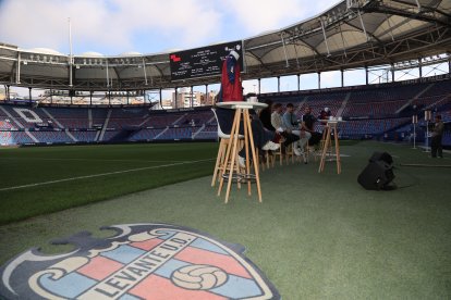 Ribera y Levante UD organizan una jornada sobre deporte y salud mental