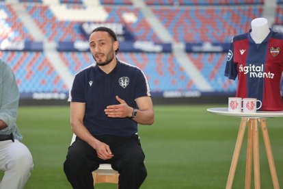 Ribera y Levante UD organizan una jornada sobre deporte y salud mental