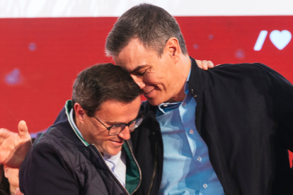 Pedro Sánchez y Miguel Ángel Gallardo en un acto del PSOE.
