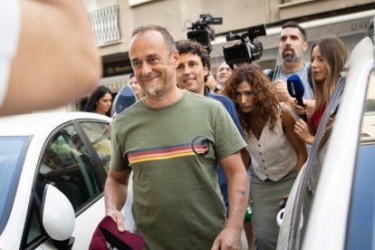 Francesco Arcuri, el excompañero de Juana Rivas, a su llegada al punto de encuentro familiar..