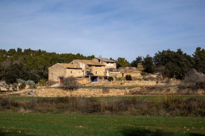 En los alrededores de Valderrobres abundan las masías restauradas que conservan la arquitectura típica del Matarraña.