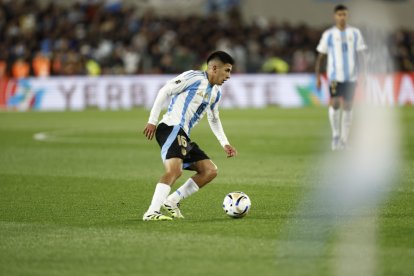 Almada suma rodaje con la albiceleste