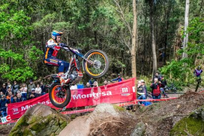 Toni Bou haciendo trial