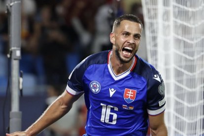 Hancko brilla ofensivamente y defensivamente con su selección