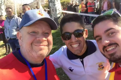 Manuel y Javier Tejero Sande junto al chef Alberto Chicote.
