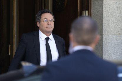 El fiscal general del Estado, Álvaro García Ortiz, sale del Tribunal Supremo tras declarar como imputado.