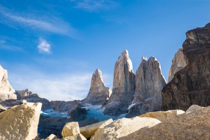 Las imponentes Torres del Paine, icono absoluto de la Patagonia chilena y destino soñado de senderistas de todo el mundo.