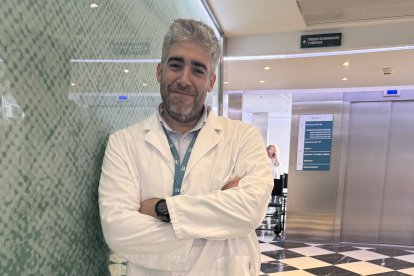 Sergio Sandiego, médico adjunto al servicio de oncología médica IVO