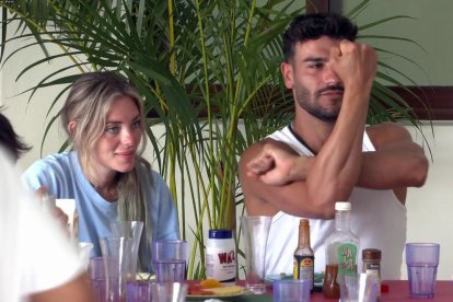 Gerard le dedica un corte de manga a Mayeli en La Isla de las Tentaciones 9