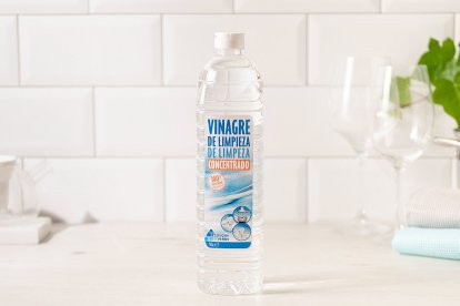 El vinagre de limpieza concentrado de Mercadona, por solo 0,90 €, se ha convertido en un imprescindible ecológico y multiusos para el hogar
