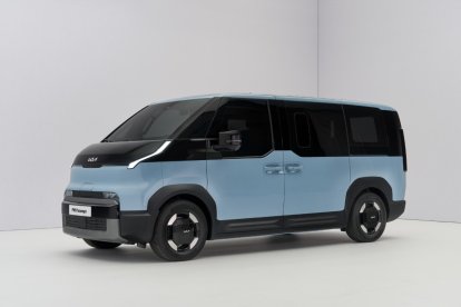 La variante Passenger puede alojar a cinco ocupantes y en 2026 llegará la versión de siete plazas.