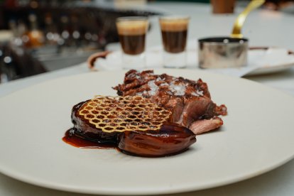 Platos en Papúa Colón