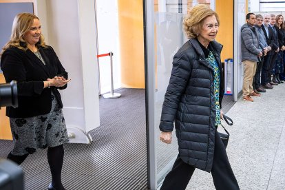 Ajena al revuelo por el vídeo viral de Juan Carlos I, la Reina Sofía reapareció en Burgos con un estilismo sobrio y diplomático