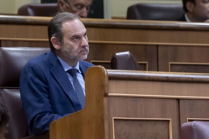 José Luis Ábalos, durante una sesión en el Congreso cuando pasó a ser diputado del Grupo Mixto