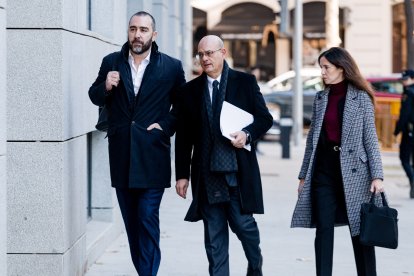 (Foto de ARCHIVO) El empresario Víctor de Aldama a su llegada al interrogatorio del juez instructor del 'caso Koldo', en la Audiencia Nacional 27/11/2025