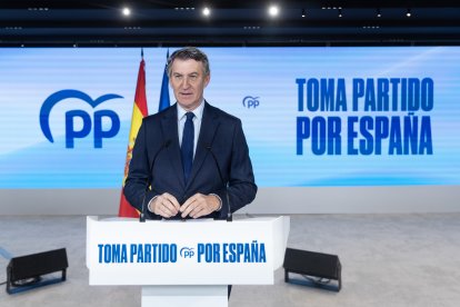 El presidente del Partido Popular, Alberto Núñez Feijóo, comparece en la sede nacional del PP para hacer balance del 2025.
