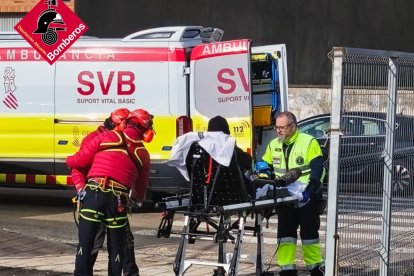 El herido recibió la atención de primeros auxilios.