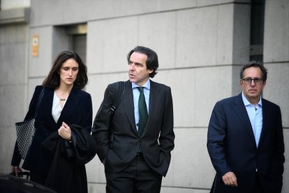 El empresario Javier López Madrid (c) a su llegada a un juicio en la sede de la Audiencia Nacional