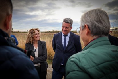 Las autoridades visitaron las zonas en las que se generará suelo a través del PEUR.