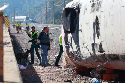 Los Servicios de Emergencias en el lugar del accidente de Adamuz