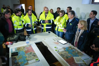 El consejero de Emergencias, Antonio Sanz, en el puesto de mando de Jerez.