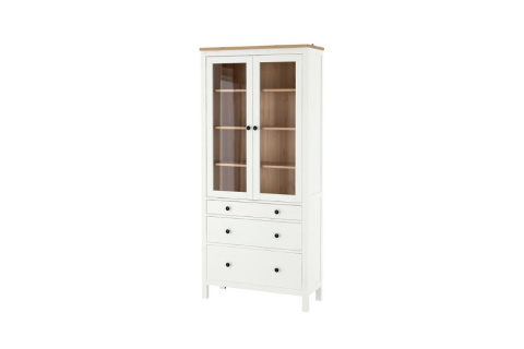 vitrina HEMNES de IKEA