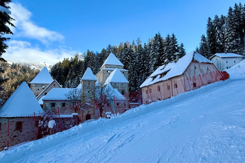 El Castel Gardena vigila la mítica Saslong B.