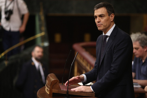 Pedro Sánchez interviene durante el debate de moción de censura contra Rajoy en 2018.