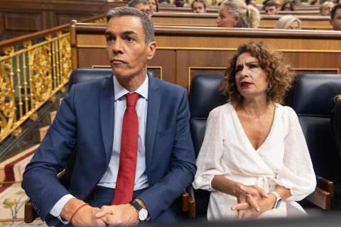 Pedro Sánchez y María Jesús Montero en el Congreso de los Diputados a 17 de septiembre de 2025.