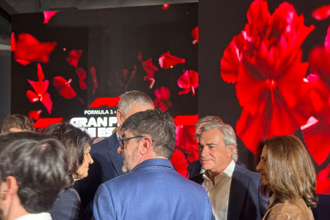 Carlos Sainz en la elección de trofeo del GP de Madrid