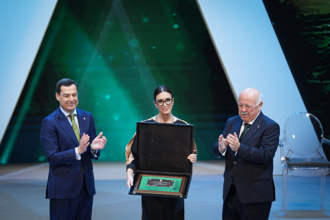 El título de Hija Predilecta de Andalucía a la actriz, productora y directora de cine, Paz Vega.