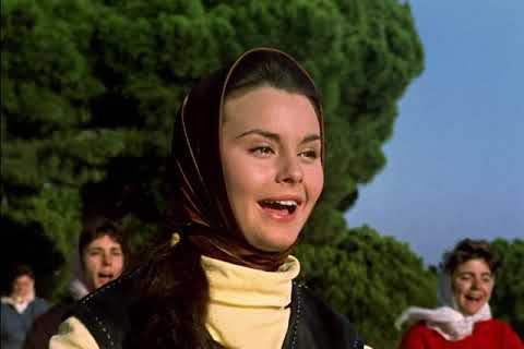 Rocío Dúrcal en 'Canción de juventud' (1962).