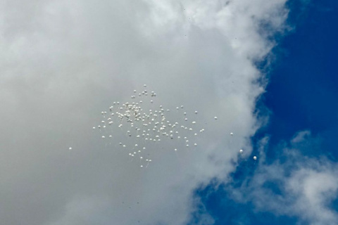 Globos blancos por cada una de las víctimas del 11-M