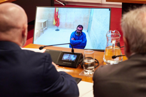 Koldo Garcia comparece en la comision de investigacion del parlamento Navarra por videoconferencia desde Soto del Real.