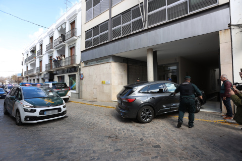 Coche con los detenidos por la desaparición de Francisca Cadenas