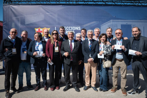 Laporta junto a su equipo de campaña