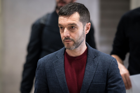 (Foto de ARCHIVO)
El ministro de Derechos Sociales, Consumo y Agenda 2030, Pablo Bustinduy, a su llegada al acto ‘Hacia un estado social feminista. Infancia y desigualdad’, en el Ministerio de Derechos Sociales, Consumo y Agenda 2030, a 4 de marzo de 2026, en Madrid (España).
