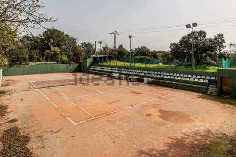 Pista de tenis de la mansión de José Luis Moreno.