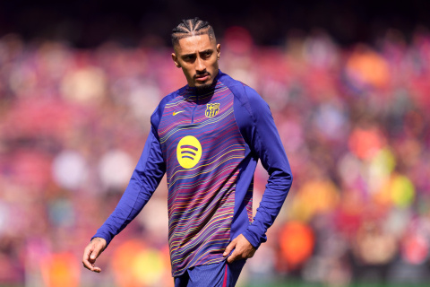 BARCELONA, SPAIN - MARCH 22: Raphinha of FC Barcelona looks on during the warm up prior to the LaLiga EA Sports match between FC Barcelona and Rayo Vallecano de Madrid at Spotify Camp Nou on March 22, 2026 in Barcelona, Spain. (Photo by Alex Caparros/Getty Images)
