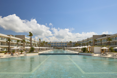 La piscina central de Melia Durrës Albania