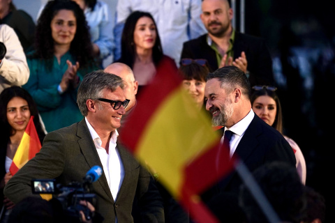 El presidente de Vox, Santiago Abascal, junto al candidato de Vox a la Presidencia de la Junta de Andalucía, Manuel Gavira.