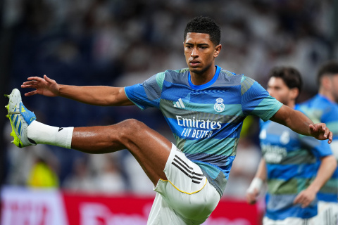 MADRID, SPAIN - APRIL 10: Jude Bellingham of Real Madrid warms up prior to the LaLiga EA Sports match between Real Madrid CF and Girona FC at Estadio Santiago Bernabeu on April 10, 2026 in Madrid, Spain. (Photo by Angel Martinez/Getty Images)