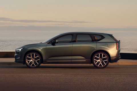 Volvo EX60 lateral