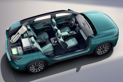 Lepas L8 Interior