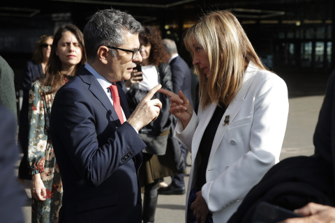 Félix Bolaños y la presidenta del Consejo General del Poder Judicial y el Tribunal Supremo, Isabel Perelló.