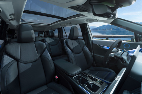 Interior del Lexus TZ