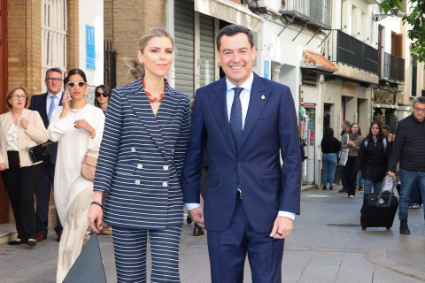(Juanma Moreno y Manuela Villena.