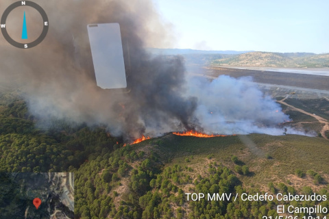 Incendio declarado en Canillas de Aceituno (Málaga).